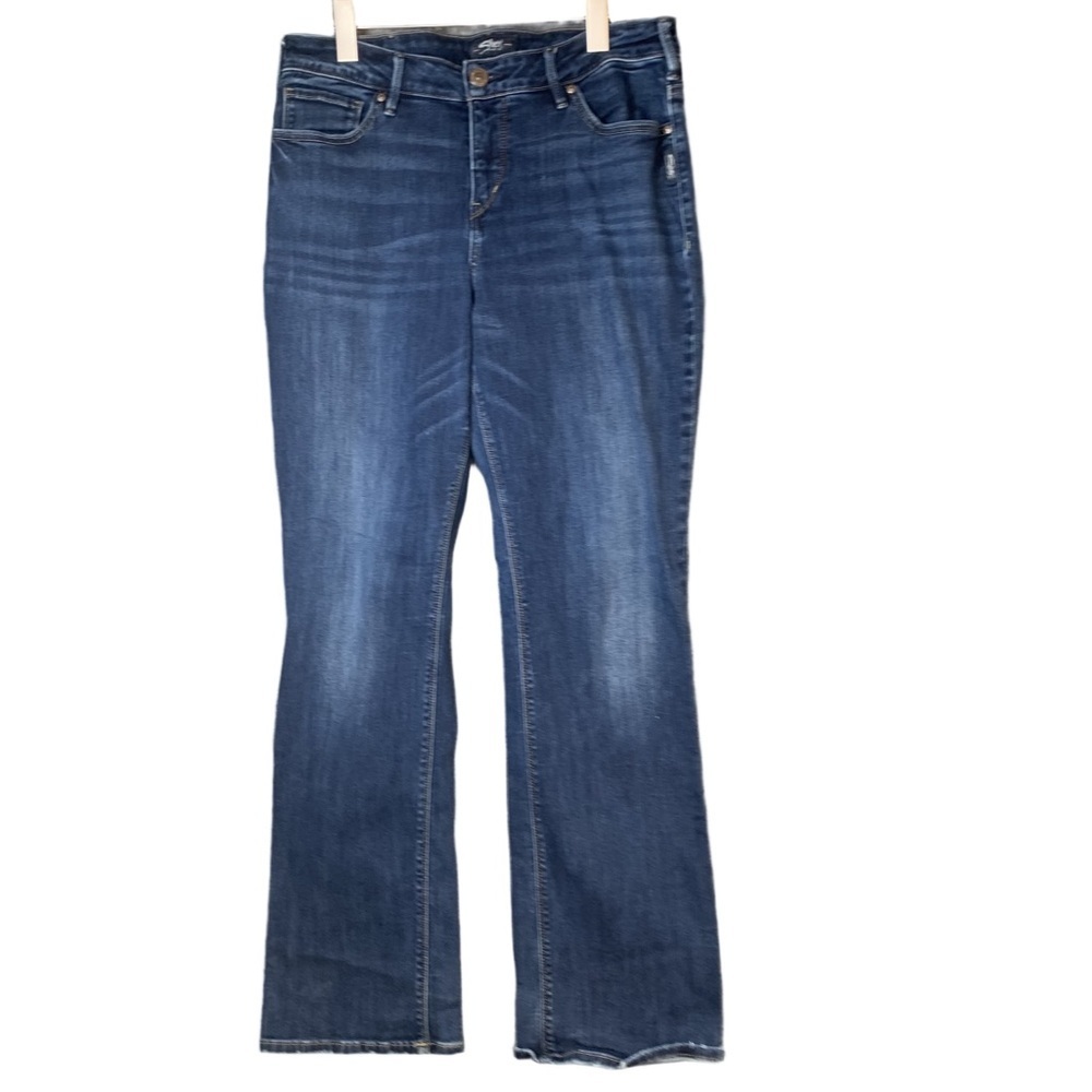 Silver Avery Slim Bootcut Dark Wash Denim Jeans Size 16W 32L Stretchy Worn Hem